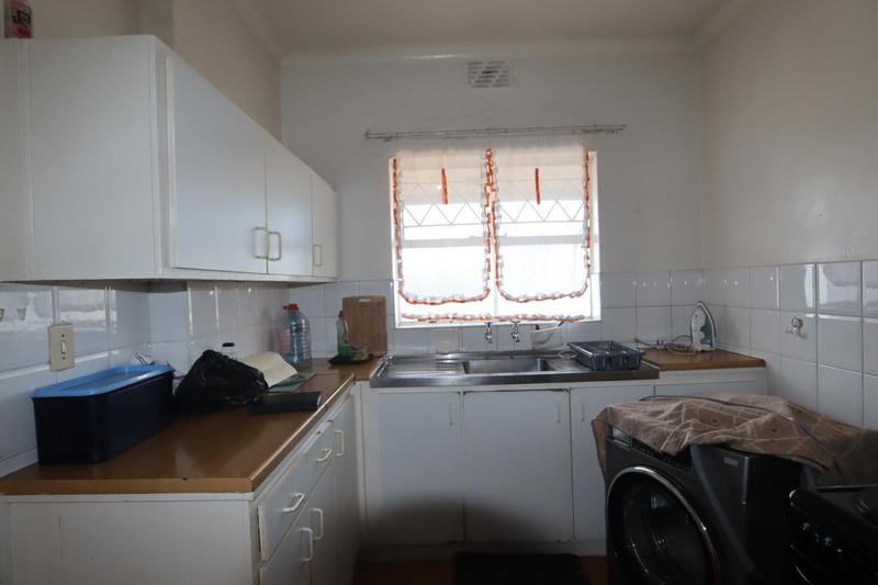 To Let 2 Bedroom Property for Rent in Lansdowne Western Cape
